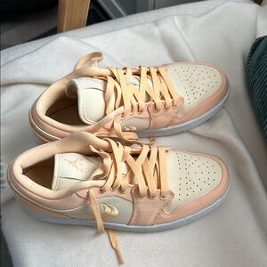 Nike air Jordan dunk Peach and Cream Sneakers celestial gold women’s 9 men’s 7.5